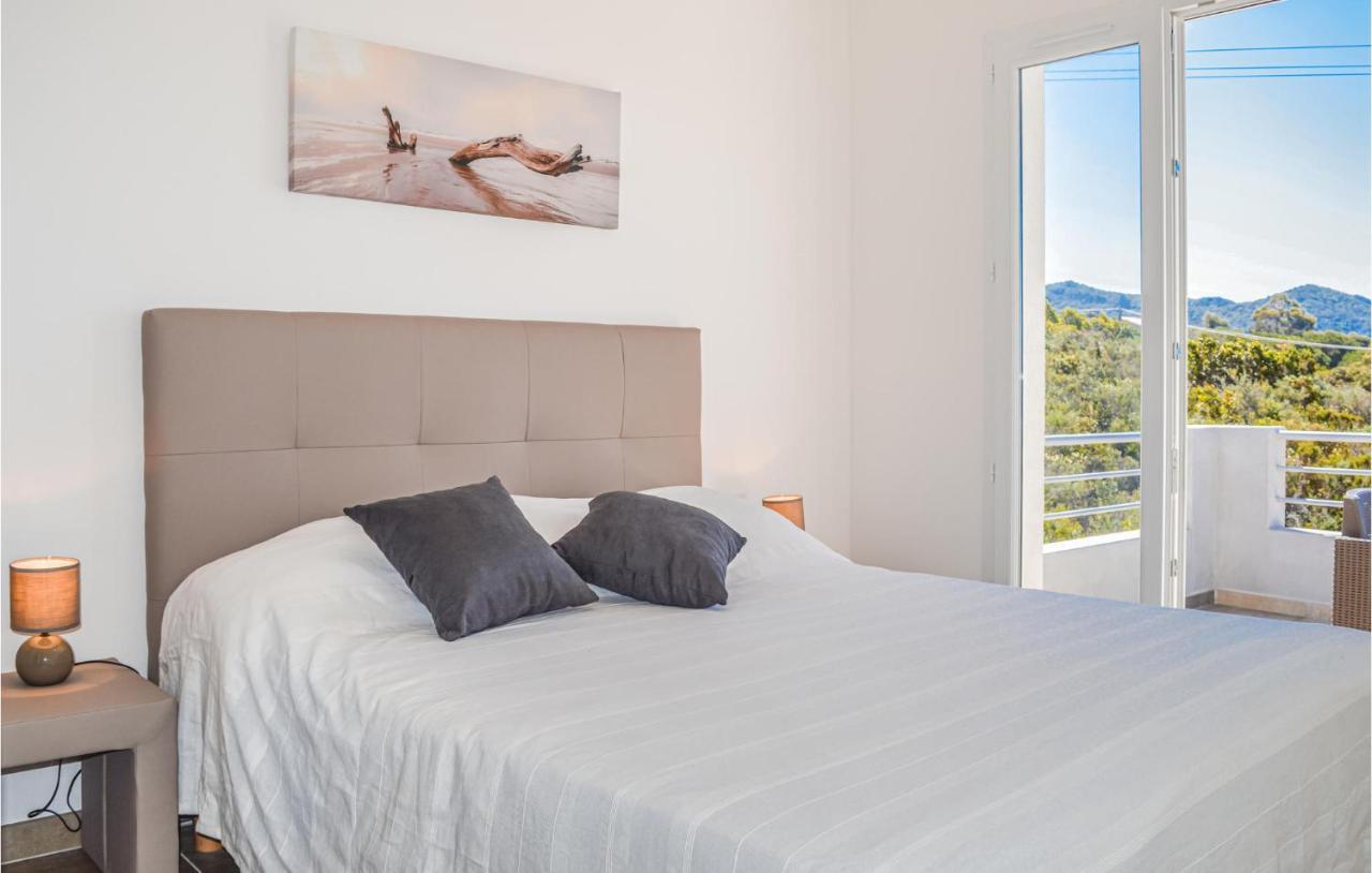 Awesome Apartment In Coti Chiavari With Kitchen Bagian luar foto